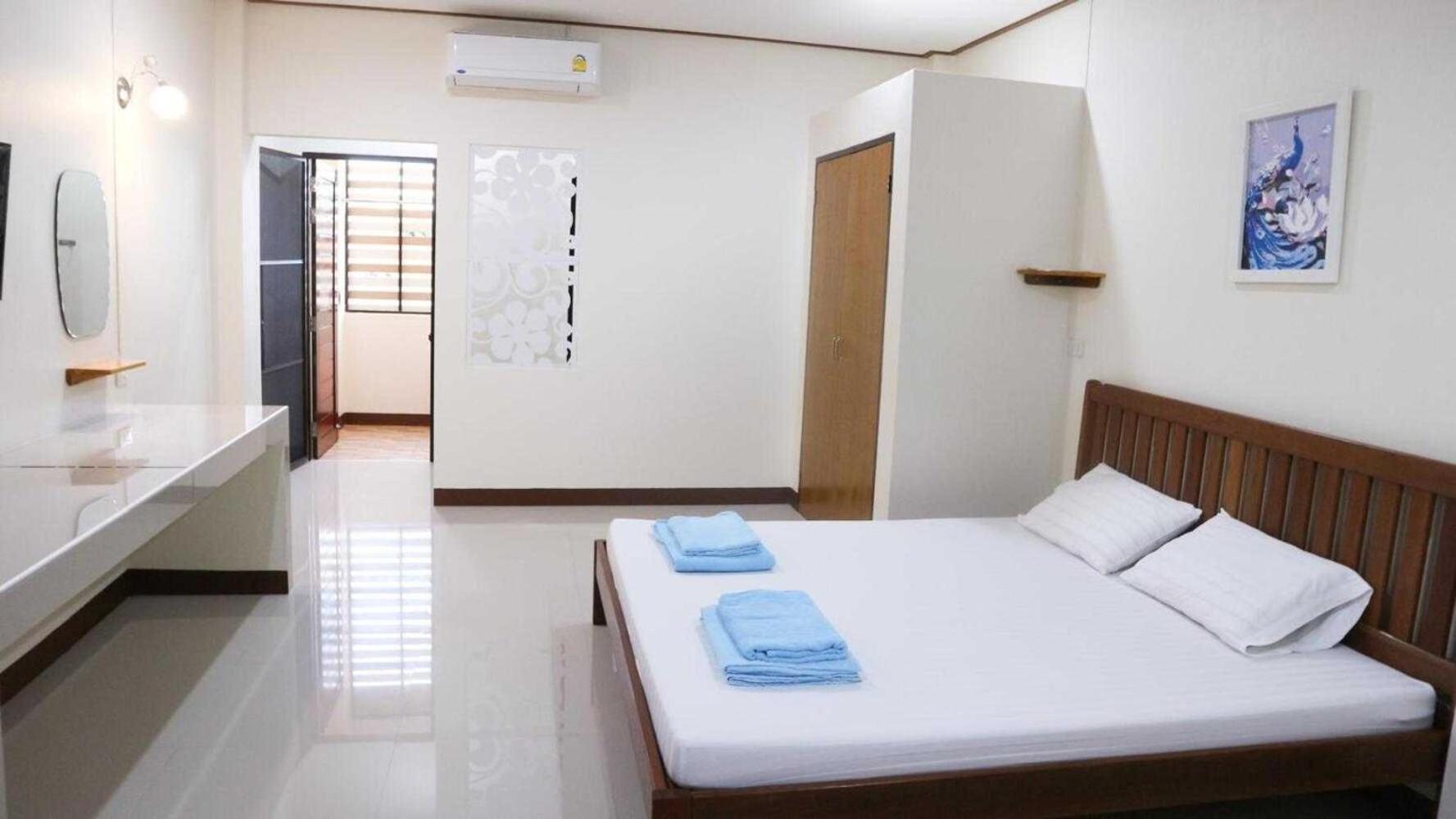 Capital O 75521 Sang Siri Apartment Szamutszongkhram Kültér fotó