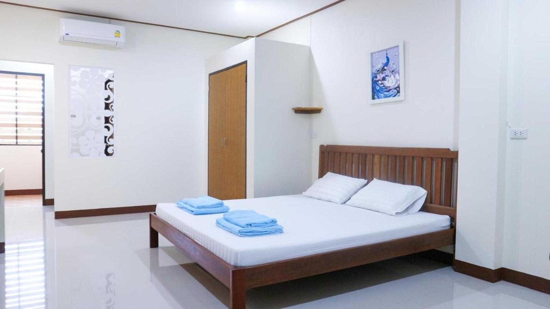 Capital O 75521 Sang Siri Apartment Szamutszongkhram Kültér fotó
